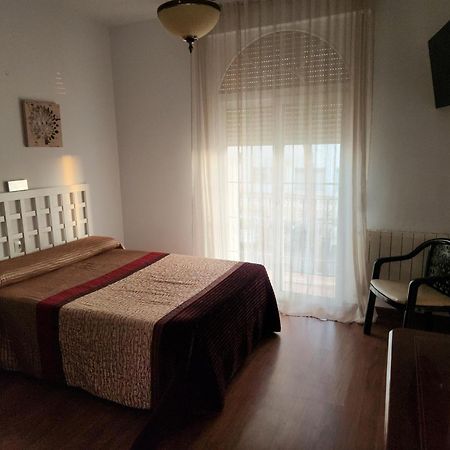 Hotel Frijon Aceuchal Bagian luar foto