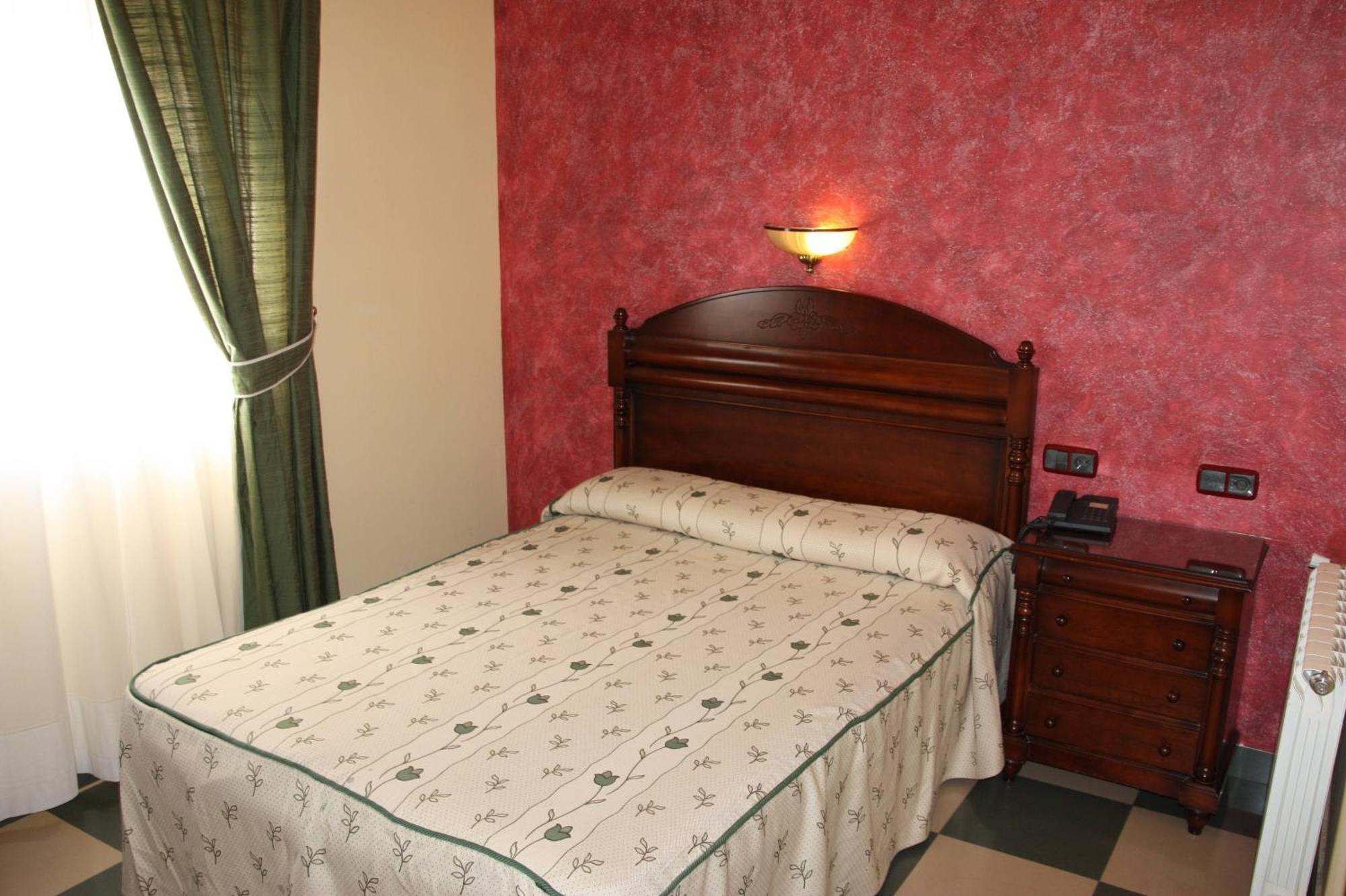 Hotel Frijon Aceuchal Bagian luar foto