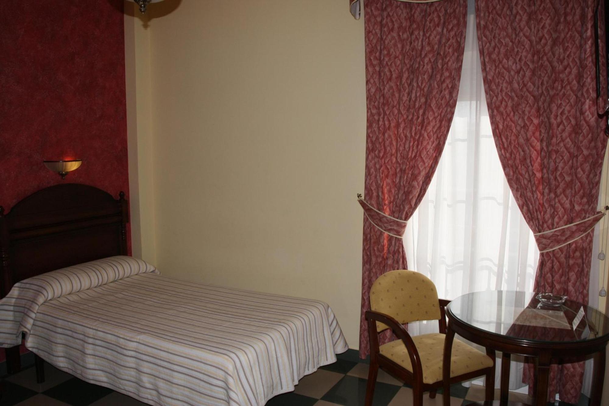 Hotel Frijon Aceuchal Bagian luar foto
